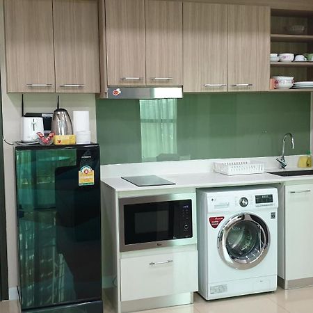 Dusit Grand Condo View Джомтиен Бийч Екстериор снимка