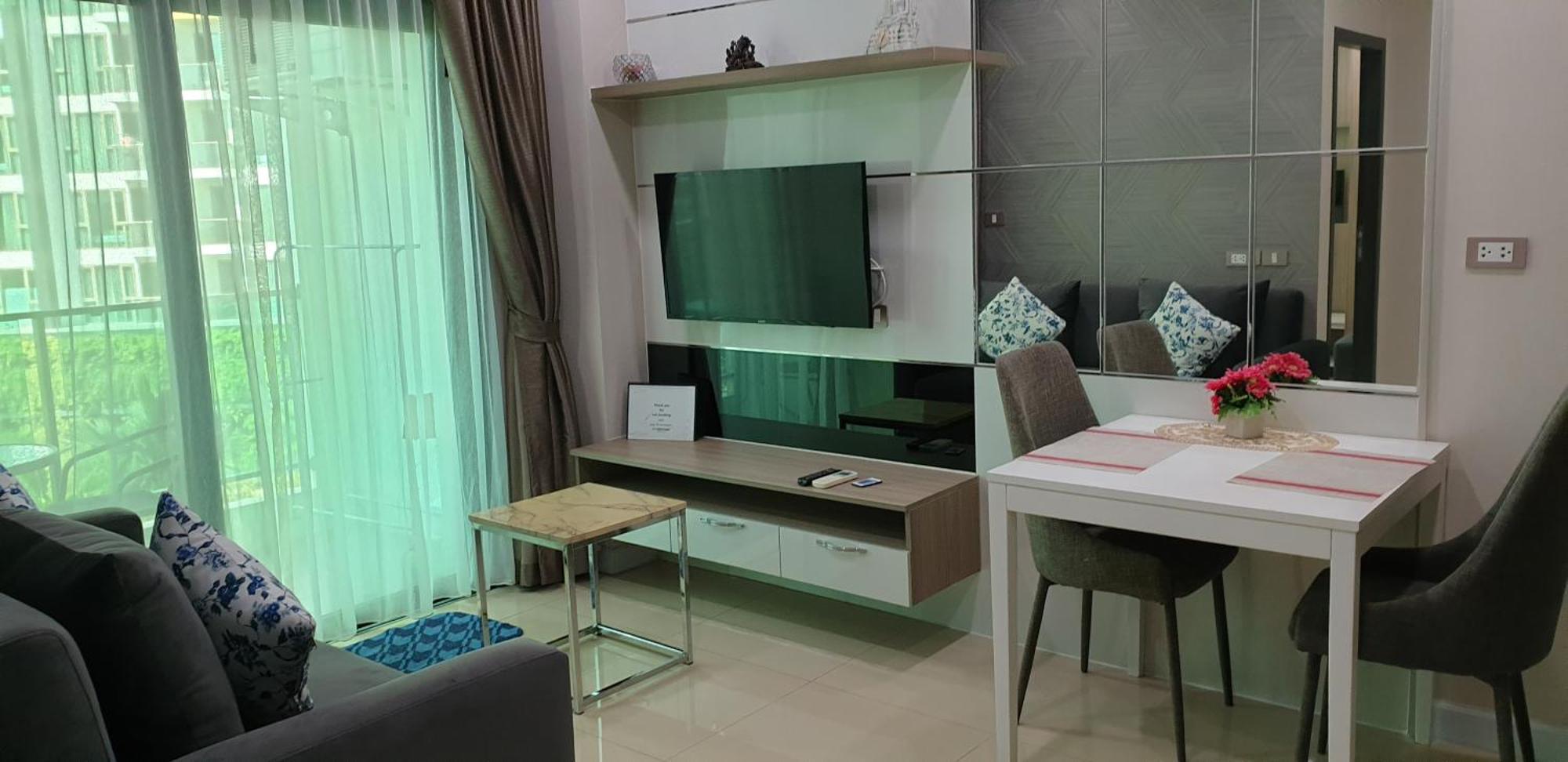 Dusit Grand Condo View Джомтиен Бийч Екстериор снимка
