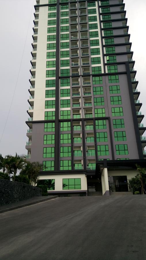 Dusit Grand Condo View Джомтиен Бийч Екстериор снимка