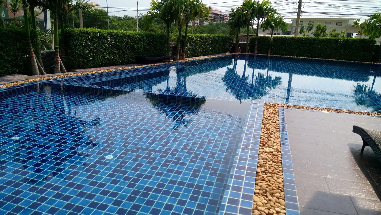 Dusit Grand Condo View Джомтиен Бийч Екстериор снимка