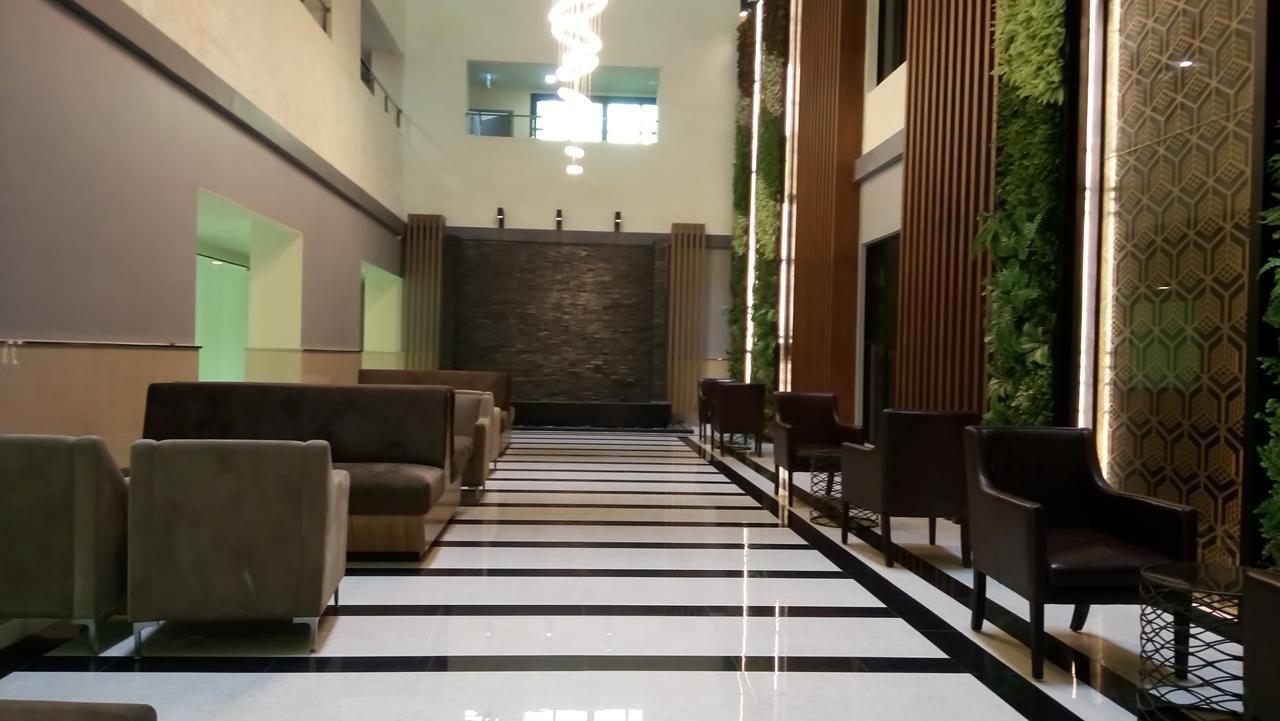 Dusit Grand Condo View Джомтиен Бийч Екстериор снимка
