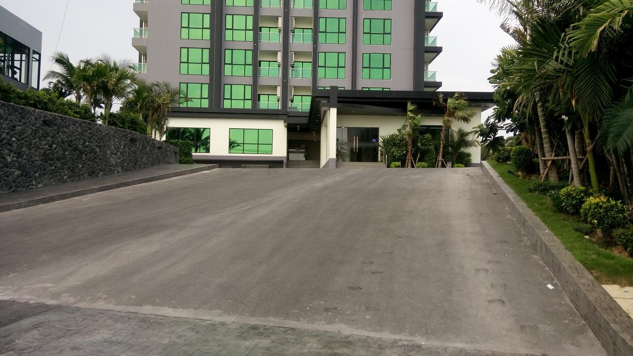 Dusit Grand Condo View Джомтиен Бийч Екстериор снимка