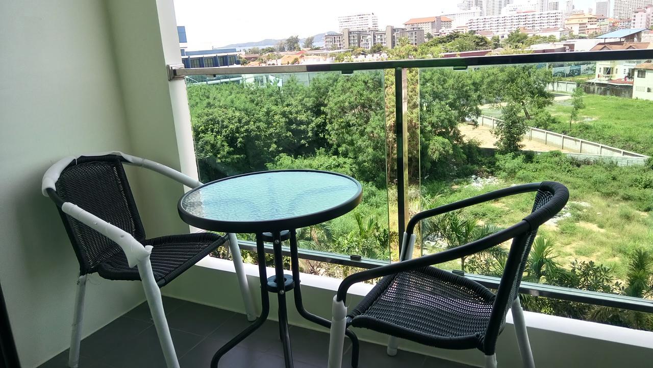 Dusit Grand Condo View Джомтиен Бийч Екстериор снимка